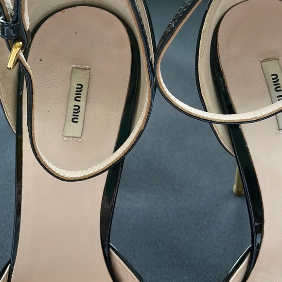 🎉HOST PICK 🎉  🇮🇹 Miu Miu Black Patent Leather Stilettos With Gold Heel, Size 38 - Picture 7 of 15